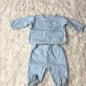 Smart close magnetic pjs Newborn